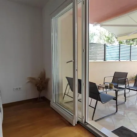 Apartment Apartment Patrik Makarska With Saltwater Pool *