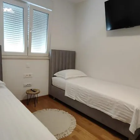 Apartment Patrik Makarska With Saltwater Pool Apartment