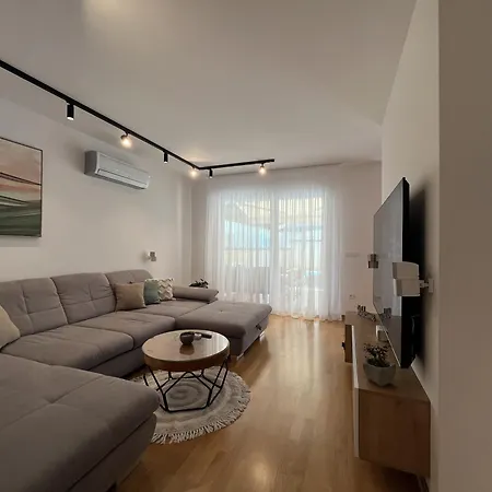 Apartment Patrik Makarska With Saltwater Pool Apartment
