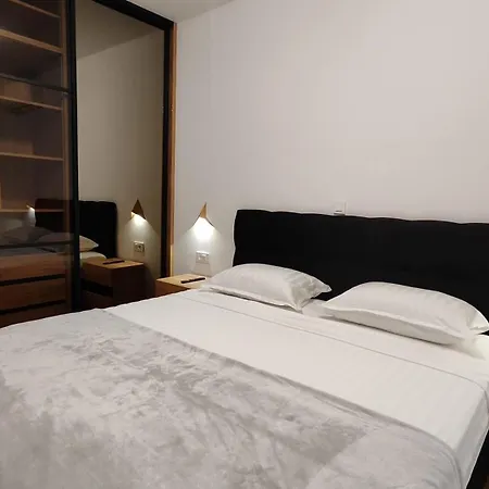 Apartment Apartment Patrik Makarska With Saltwater Pool Makarska