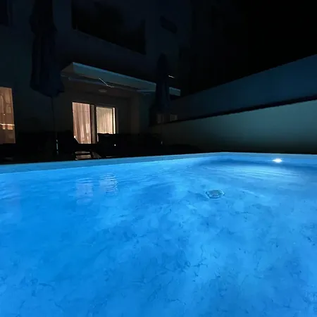 Apartment Apartment Patrik Makarska With Saltwater Pool Makarska