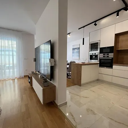 Apartment Apartment Patrik Makarska With Saltwater Pool *
