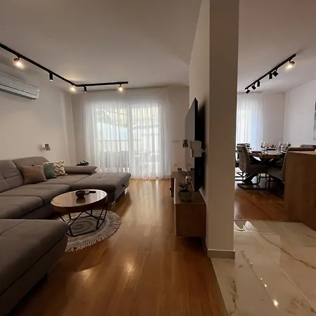 Apartment Patrik Makarska With Saltwater Pool Apartment Makarska