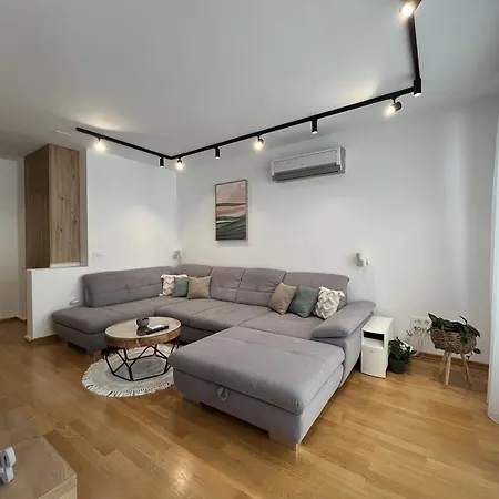 Apartment Apartment Patrik Makarska With Saltwater Pool